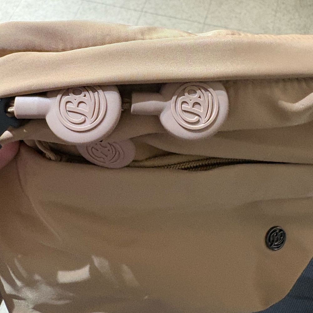 Stylish Beige Crossbody Bag - Picture 5 of 10